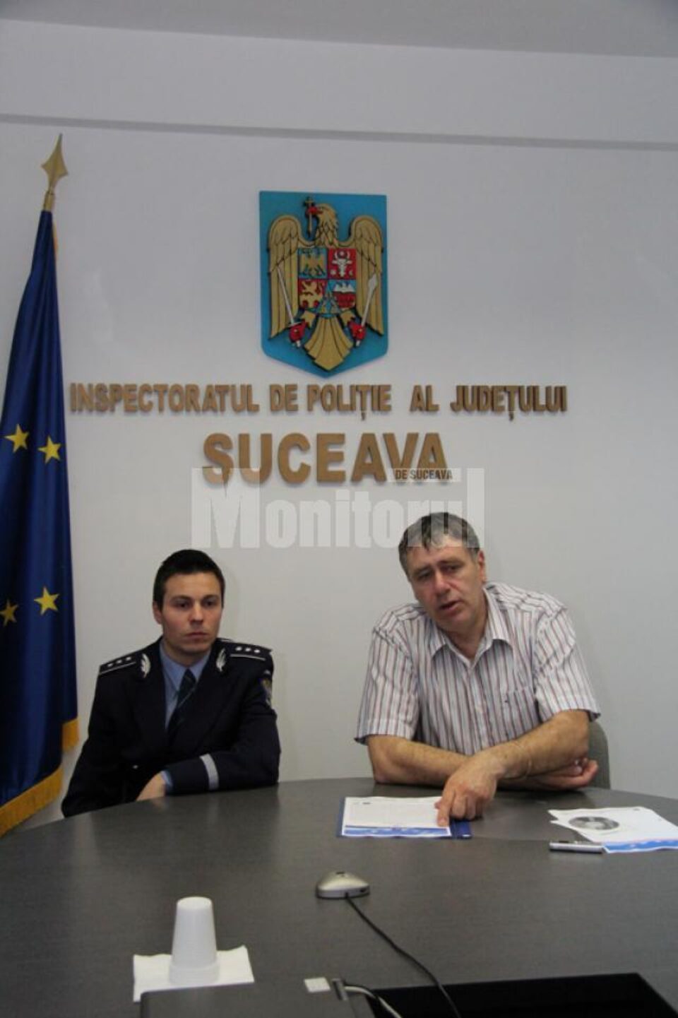 Președintele Fundației Ana Nelu Todireanu, alături de purtătorul de cuvânt al IPJ Suceava, inspectorul principal Ionuț Epureanu