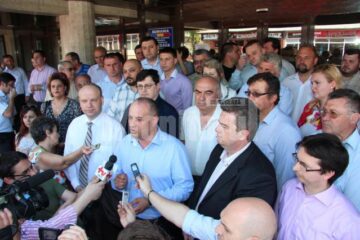 Președintele PNL Suceava, Alexandru Băișanu, și-a depus în cursul zilei de luni candidatura din partea USL pentru funcția de primar al Sucevei