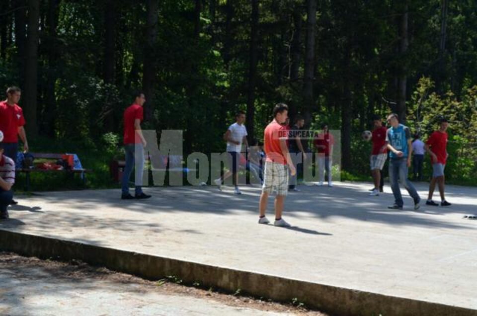 Tinerii din UNPR și-au adus aminte de jocurile de altădată