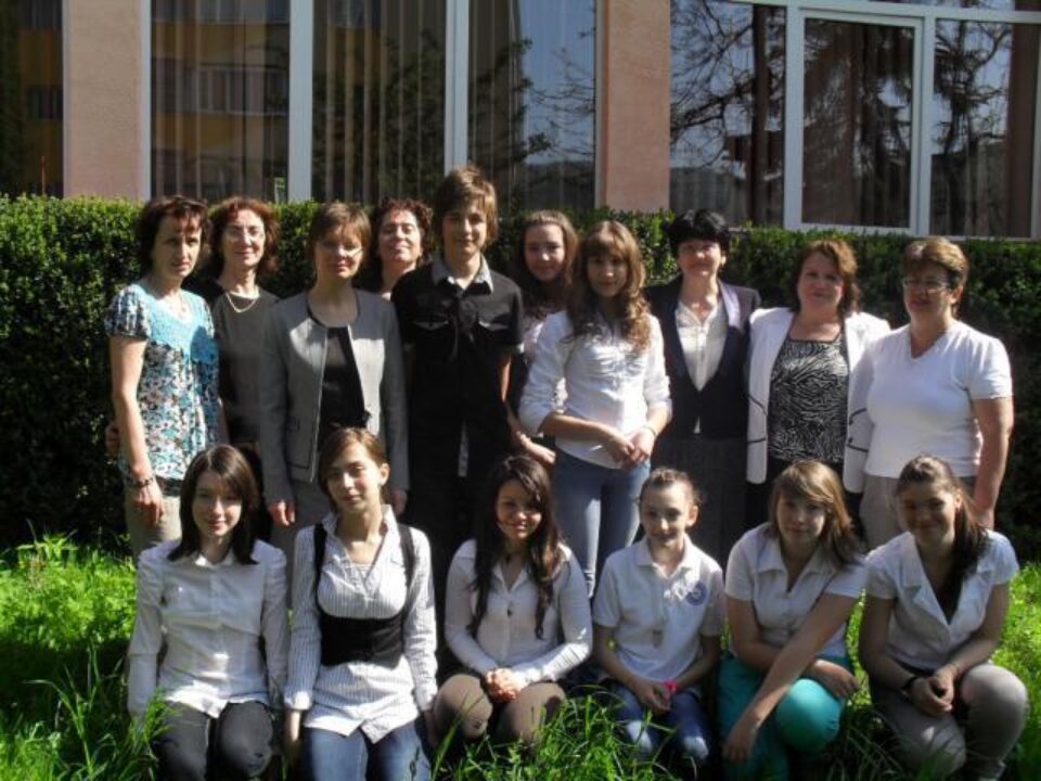Elevi și cadre didactice de la Școala ”Teodor Balan” din Gura Humorului