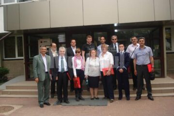 Inspectorul principal Ionut Epureanu și o parte dintre oaspeții străini