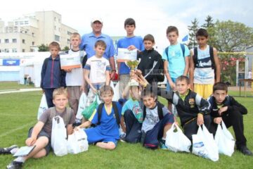 Echipa Grupului Școlar Dumbrăveni va reprezenta județul Suceava la faza pe zonă a Cupei Hagi Danone