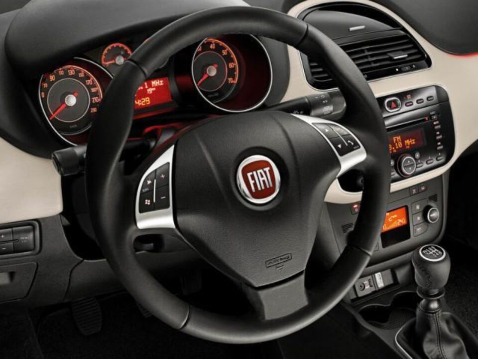 Fiat a restilizat sedanul Linea