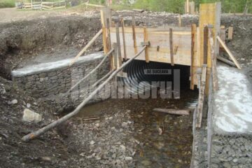 Podețul care se construiește în comuna Izvoarele Sucevei