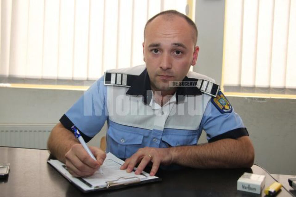 Agentul-șef adjunct Marius Scutaru, la Biroul de Tamponări, actualul său loc de muncă