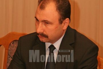 La finalul mandatului său de prefect, Sorin Popescu a contestat în instanță tranzacțiile făcute între Compania Națională de Administrare a Fondului Piscicol și SC Pescoliv SA Fălticeni