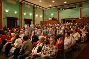 Sala Casei de Cultură Vatra Dornei a fost arhiplină la lansarea candidaturii lui Cezar Ioja