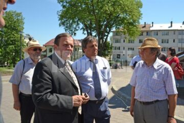 Președintele Consiliului Județean Suceava, Gheorghe Flutur, care candidează pentru un nou mandat din partea PDL, a verificat la sfârșitul săptămânii lucrările la spitalul din Fălticeni