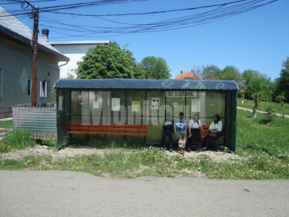 Stația de autobuz de la Horodnic de Jos, despre construcția căreia Cătălin Nechifor afirmă că s-a făcut la un preț dublu față de prețul real