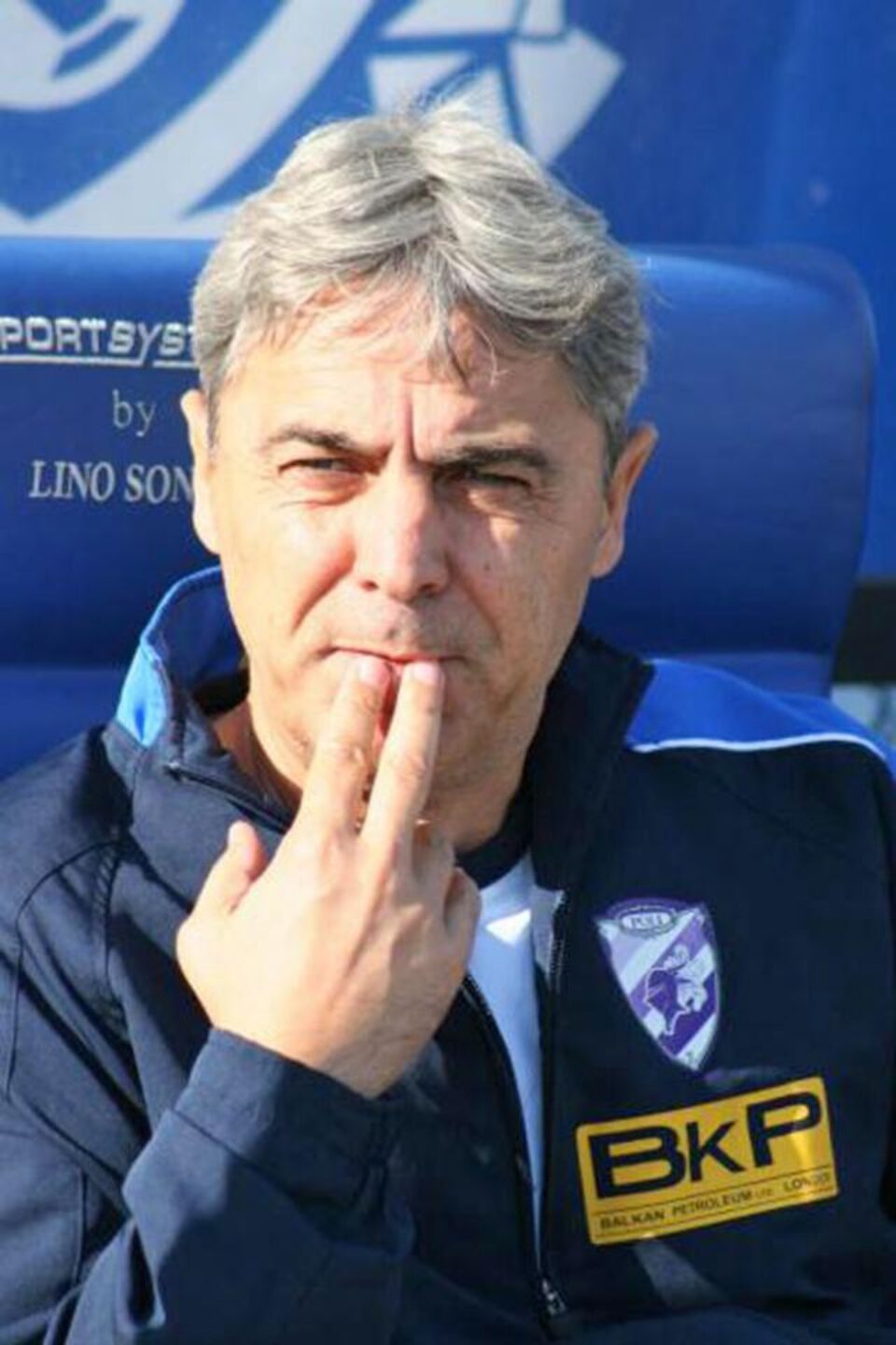 Sorin Cârțu este dispus să pună umărul la renașterea fotbalului craiovean Sorin Cârțu este dispus să pună umărul la renașterea fotbalului craiovean
