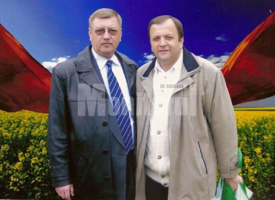 Candidatul PDL la funcția de primar al orașului Siret, Vasile Tablan, și președintele Consiliului Județean, Gheorghe Flutur
