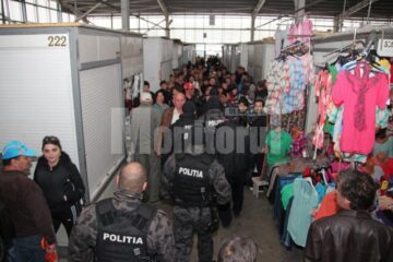 Ultimul control efectuat în Bazar a stârnit furia comercianților, sătui de amenzile încasate și supărați că le este confiscată marfa