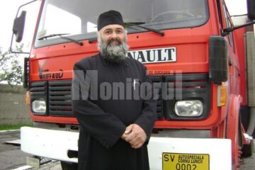 Preotul Gabriel Puiu Florea a cumpărat mașina de pompieri din Franța