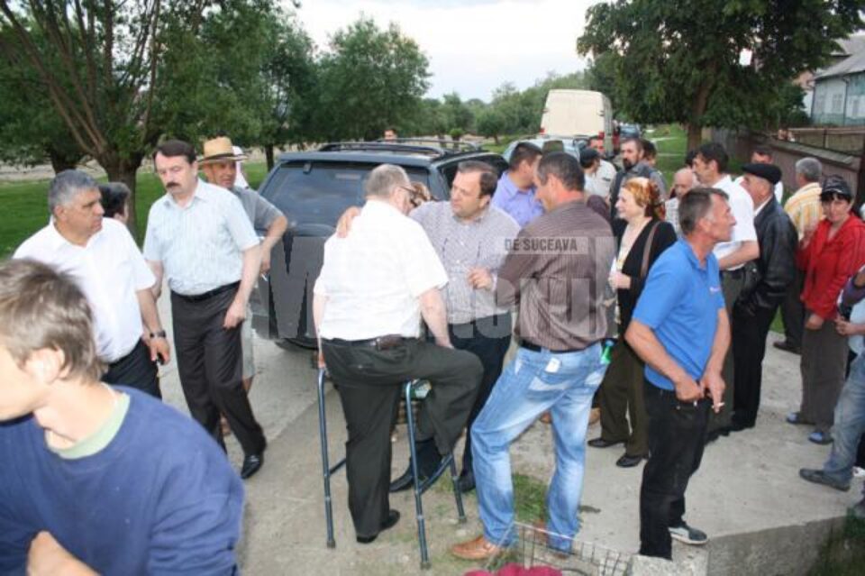 Flutur, susținut de locuitorii comunei Sucevița