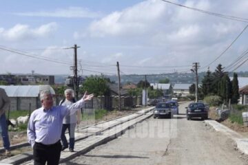 Strada Aleea Dumbravii, asfaltată pentru prima oară, deservește o nouă zonă rezidențială