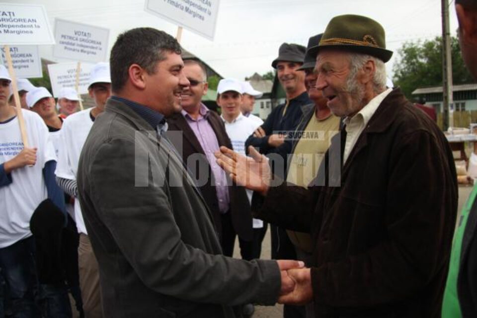 Petrica Grigorean le-a prezentat consatenilor cele zece proiecte ale sale pentru o noua comuna Marginea