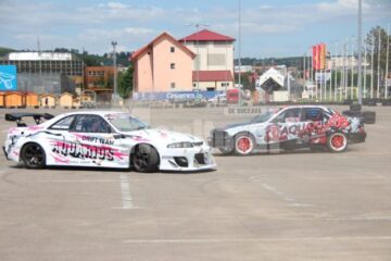 Demonstrație de drift în parcarea Shopping City Suceava