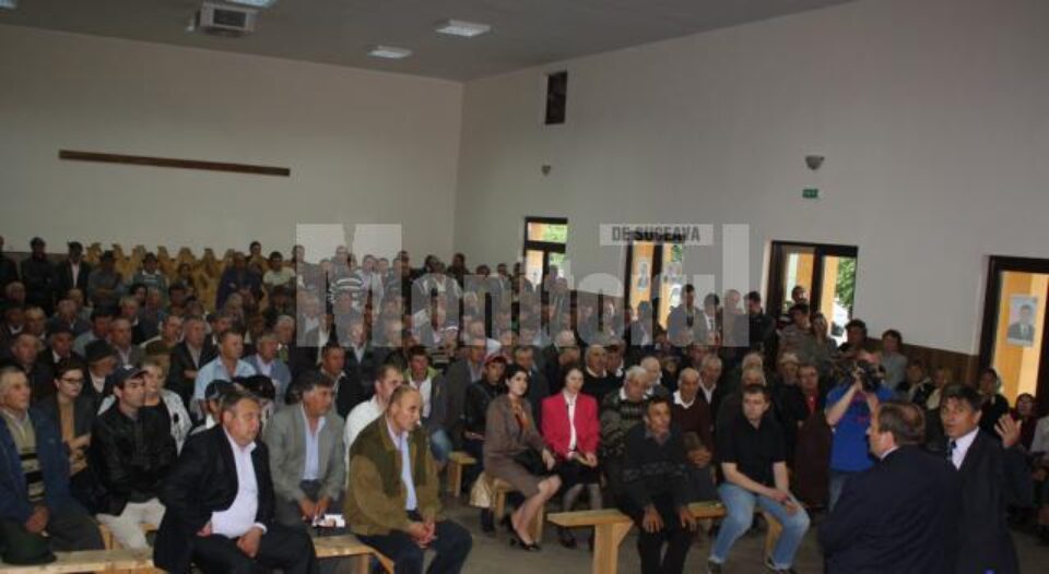 Sute de locuitori din Bosanci susțin candidatura lui Flutur pentru președinția CJ