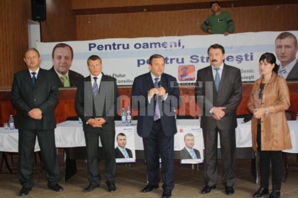 Locuitorii comunei Stroiești au venit în număr foarte mare la întâlnirea cu președintele PDL al Consiliului Județean, Gheorghe Flutur