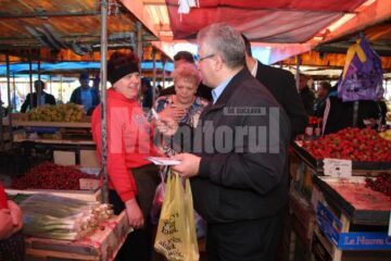 Ion Lungu s-a întâlnit cu comercianții din Piața Burdujeni, care va fi modernizată anul viitor