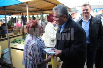 Ion Lungu s-a întâlnit cu comercianții din Piața Burdujeni, care va fi modernizată anul viitor