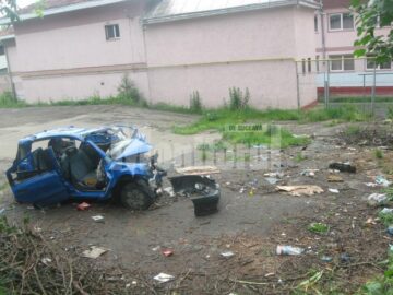 Fostul sediu al Poliției Rutiere, acoperit de graffiti și obscenități