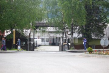 Terenul ar urma să fie vândut către Virgil Vasile Pohoață, care la adresa respectivă a avut deschis un Centru de Fructe