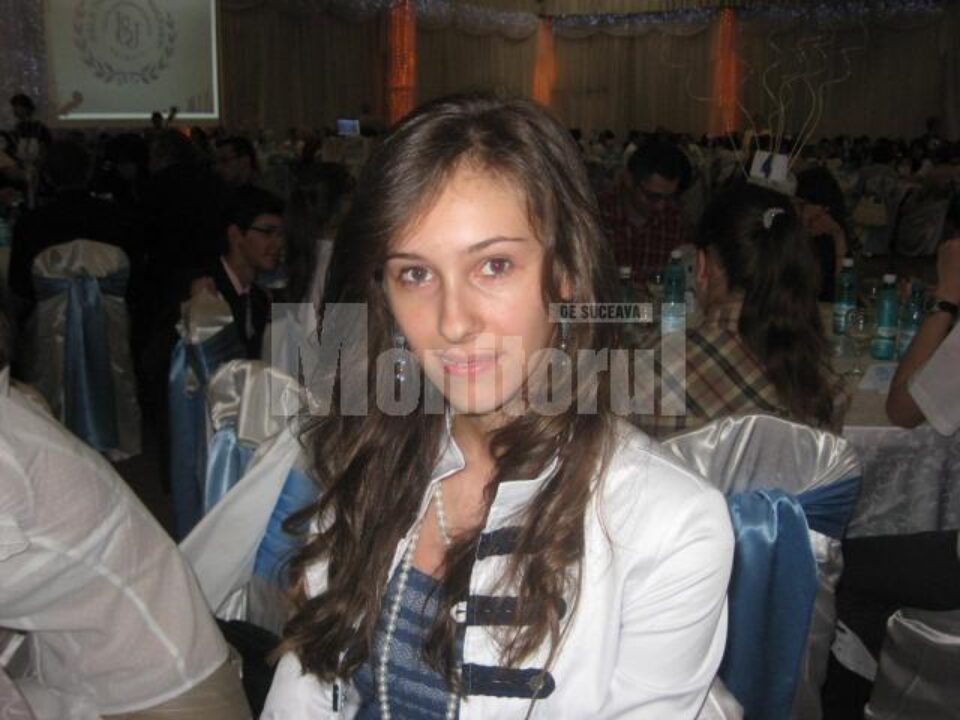 Clara Cășuneanu, elevă la Colegiul Național „Petru Rareș” din Suceava Clara Cășuneanu, elevă la Colegiul Național „Petru Rareș” din Suceava