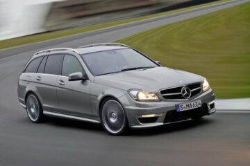Mercedes-Benz C 63 AMG își împrospătează aspectul