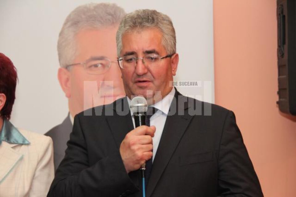 Ion Lungu, în fața locuitorilor din Obcini