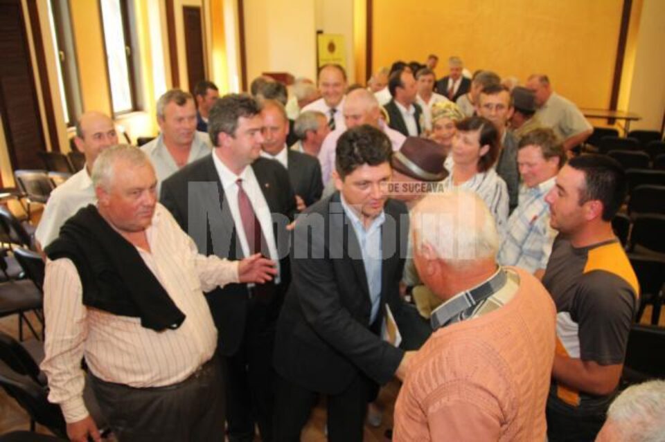 Corlățean a discutat ieri cu mai mulți locuitori din Șcheia