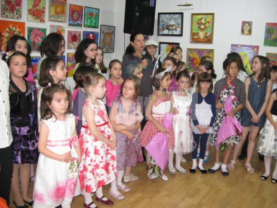 Pusa Pîslaru și Micii Picasso la vernisaj