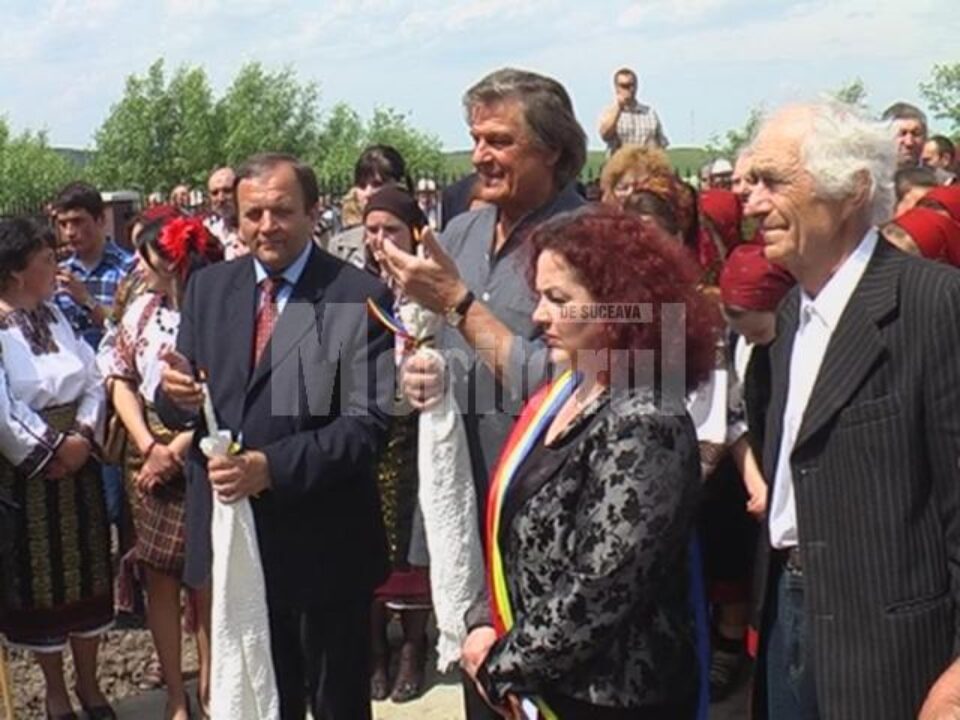 Florin Piersic, la inaugurarea Căminului cultural din Corlata