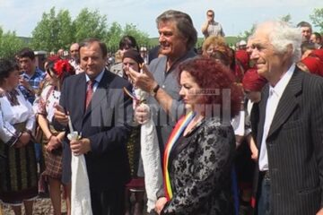 Florin Piersic, la inaugurarea Căminului cultural din Corlata