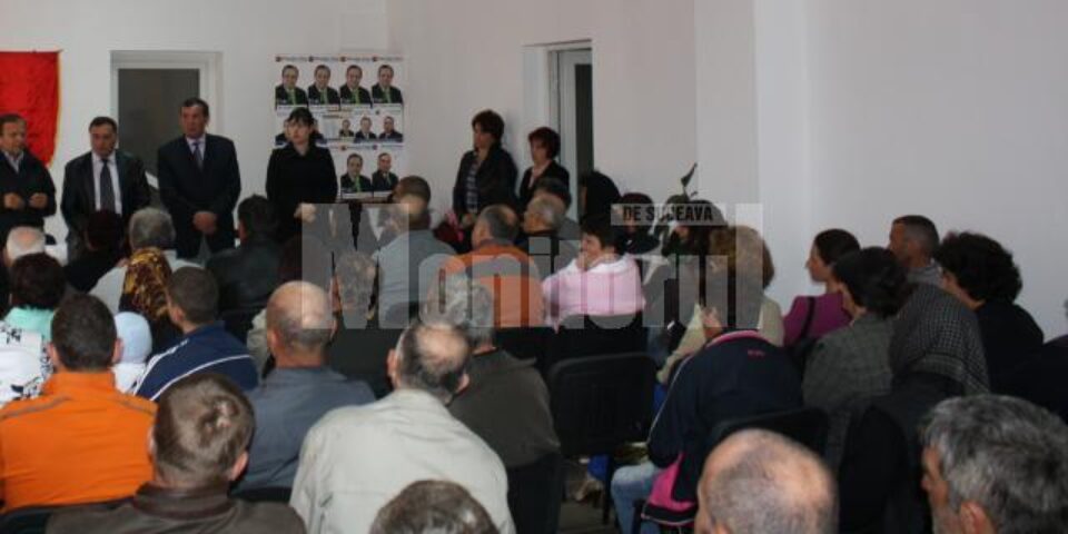 La întâlnirea cu cetățenii din Vama, Flutur a venit însoțit de primarul democrat-liberal al comunei, Nicolai Baltag, care candidează pentru un nou mandat