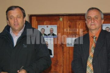 Gheorghe Flutur și candidatul PDL pentru postul de primar al comunei Stulpicani, Vasile Cotlarciuc