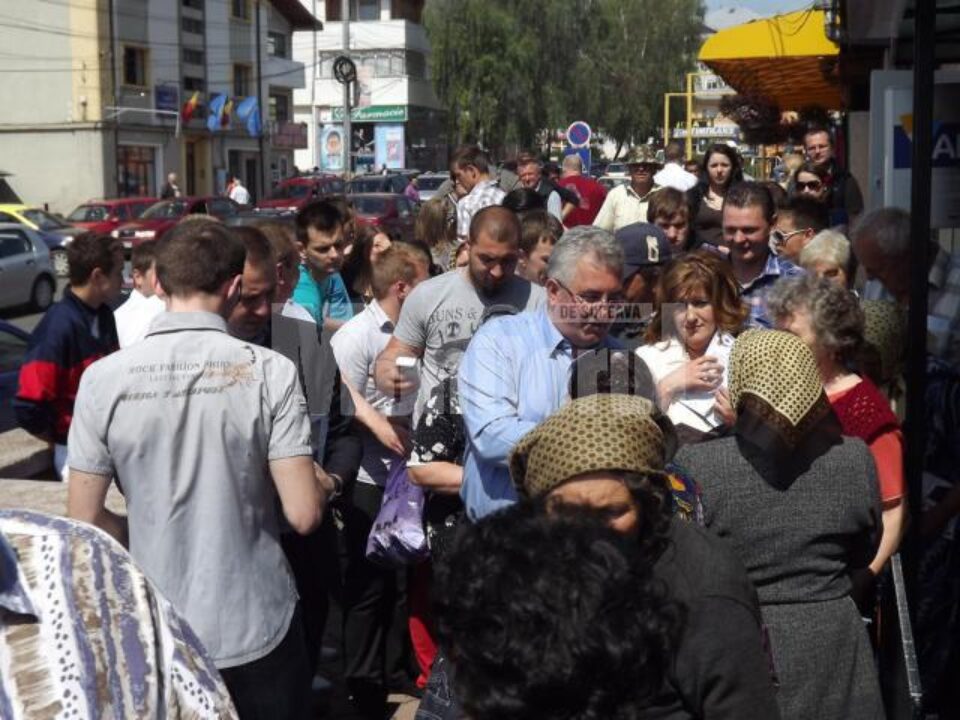 Ion Lungu s-a întâlnit cu alegătorii în zona Pieței Mari