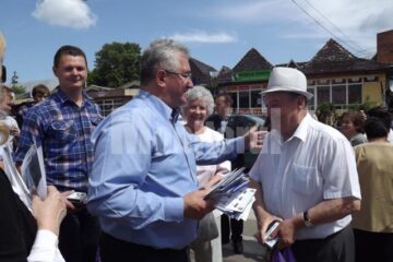 Ion Lungu s-a întâlnit cu alegătorii în zona Pieței Mari