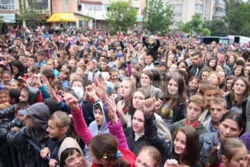 Mulțimea de oameni care a participat la eveniment