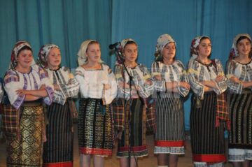 Bucuriile copilăriei și lumea fascinantă a copiilor au fost sărbătorite zilele trecute, pe scena Casei de Cultură din Suceava, de elevii Școlii cu clasele I-VIII Nr. 1