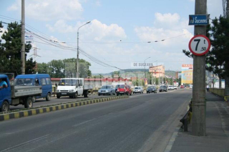Costul lucrărilor de reabilitare a podului de peste apa Sucevei în zona Bazarului se ridică la 37 de milioane de lei
