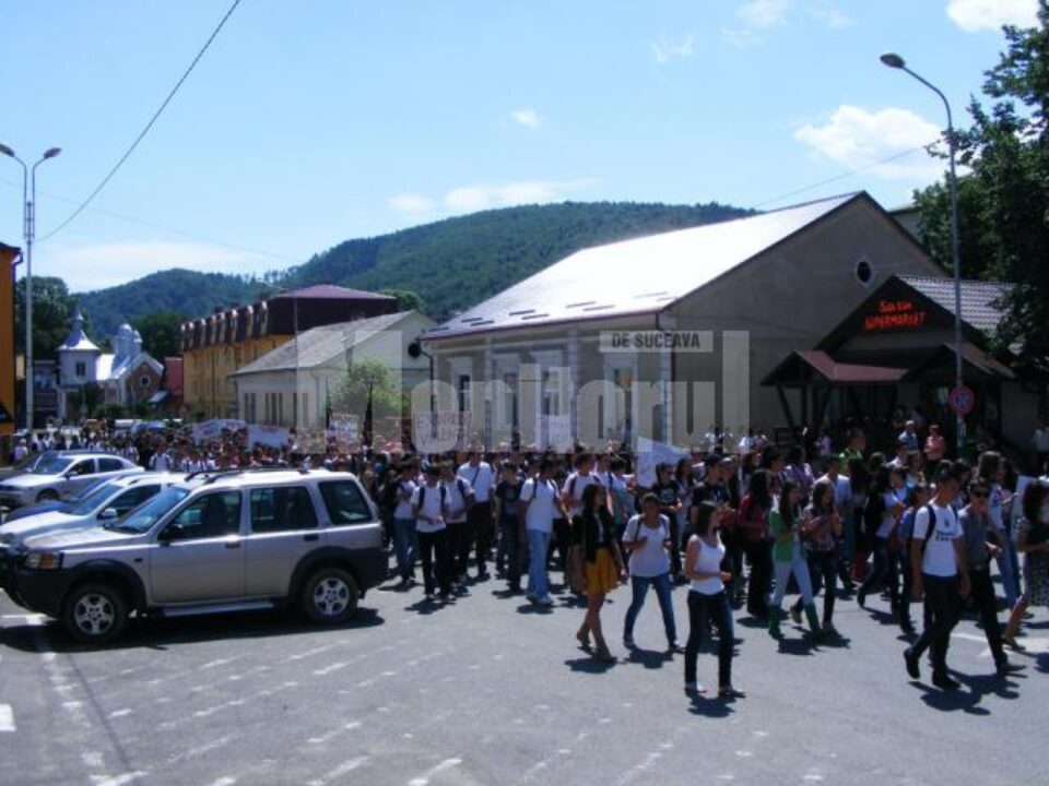 Trecătorii fumători au primit un măr în schimbul unei țigări