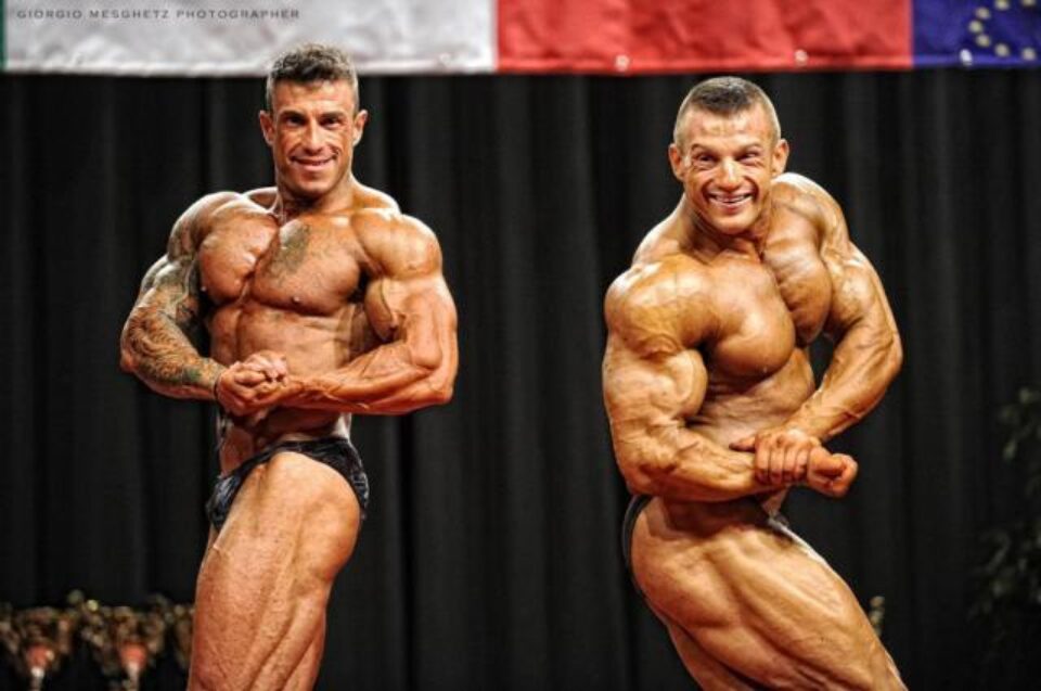 Cristian Tcaciuc (dreapta), alături de ocupantul locului doi la concursul din Italia la proba individuală Cristian Tcaciuc (dreapta), alături de ocupantul locului doi la concursul din Italia la proba individuală