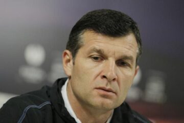 Ioan Ovidiu Sabău: „Există un public minunat la Rapid, sper să ne ajute și în sezonul următor”