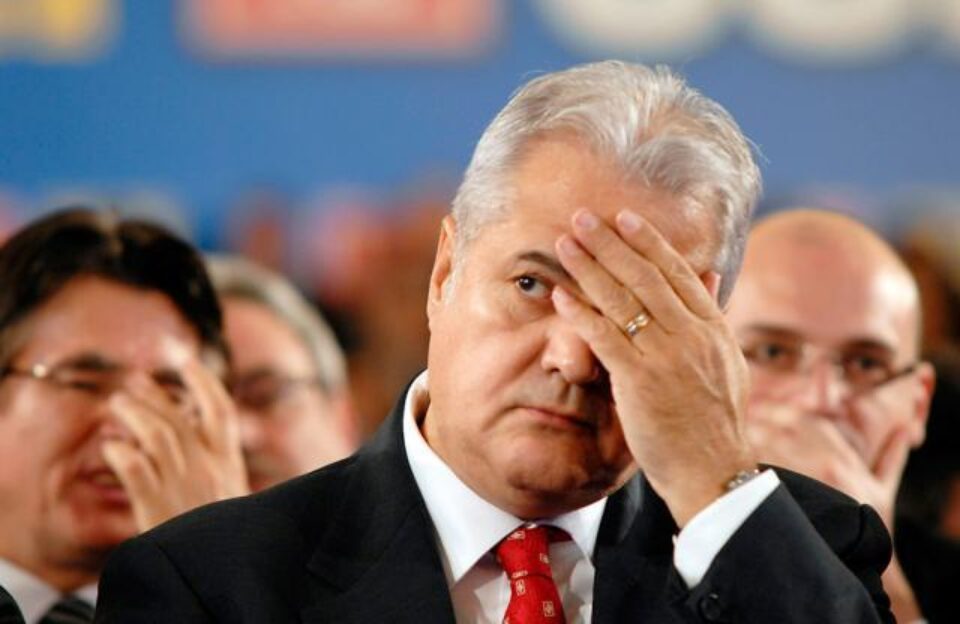 Adrian Năstase a fost condamnat definitiv, ieri, de ICCJ, la doi ani de închisoare cu executare în dosarul "Trofeul calității"