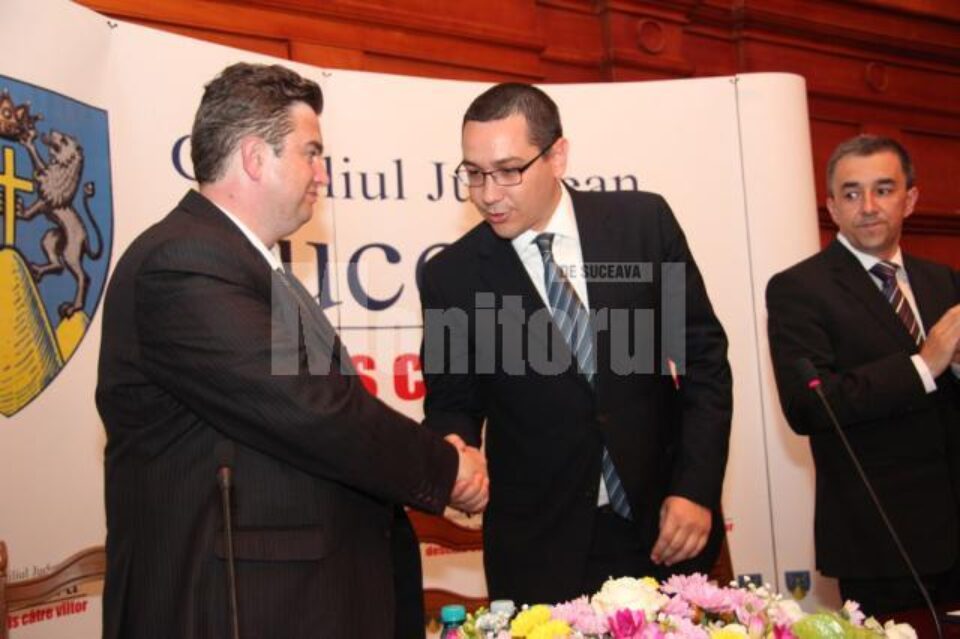 Ponta l-a felicitat pe Nechifor