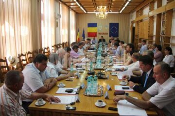 Ședința de constituire a Consiliului Județean Suceava a adus și primele neînțelegeri dintre puterea și opoziția din deliberativul județean