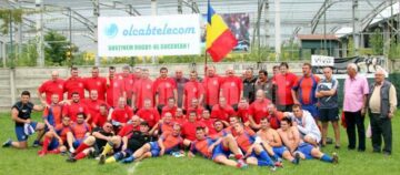 La final foștii și actualii jucători ai Sucevei au făcut o fotografie pentru a-și aminti de acest meci și peste ani de zile
