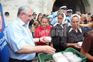 Primarul Ion Lungu a împărțit sarmale pelerinilor