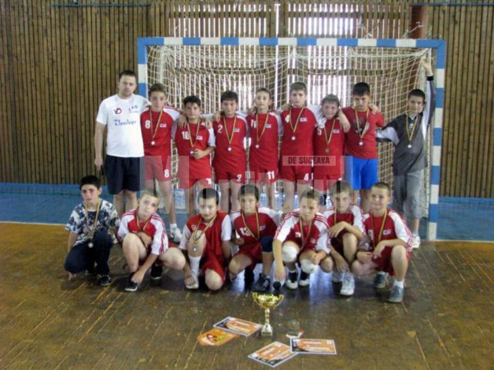Echipa de minihandbal a LPS Suceava și-a păstrat titlul de vicecampioană a României